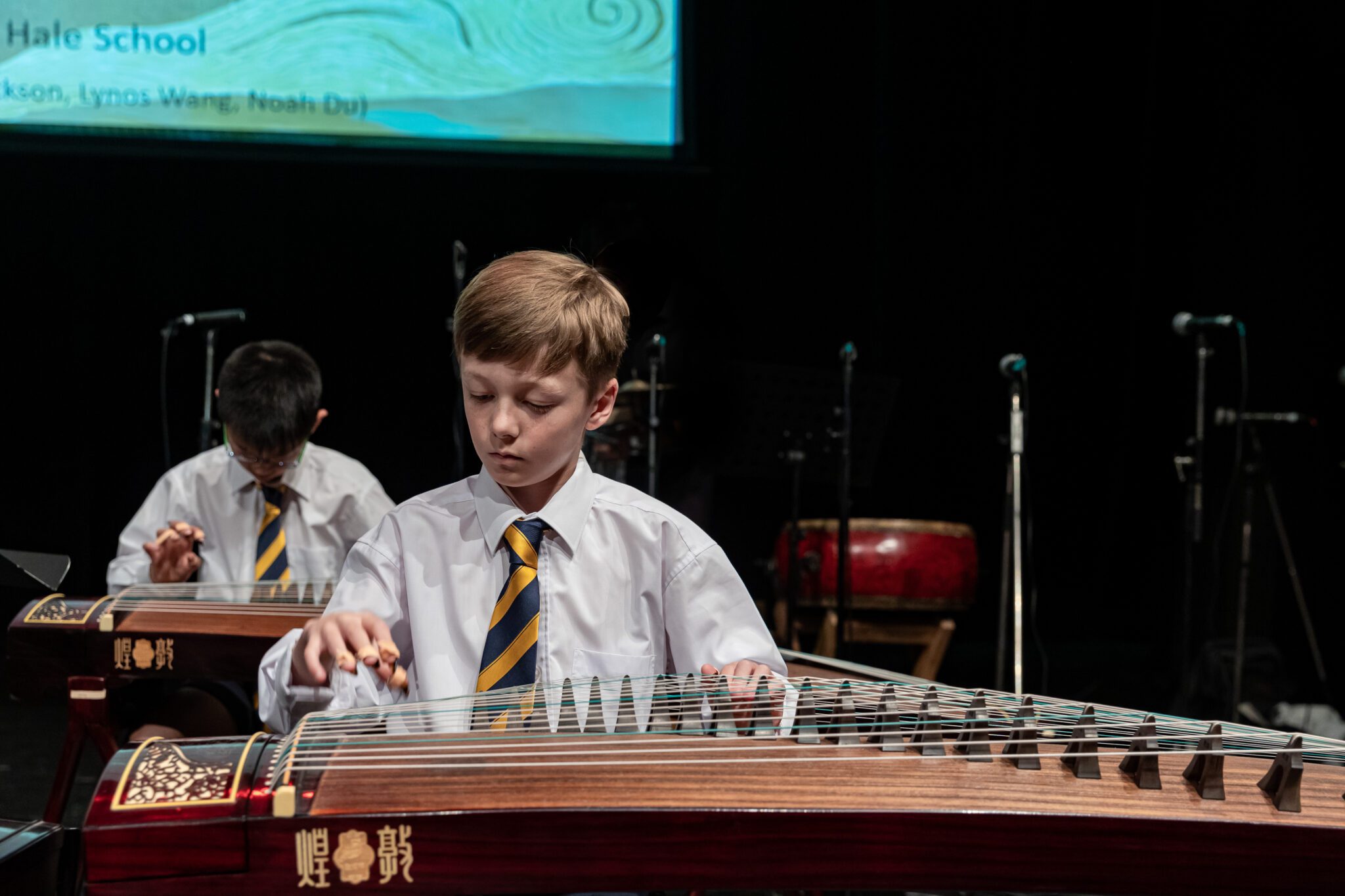 A student playing the ghuzeng