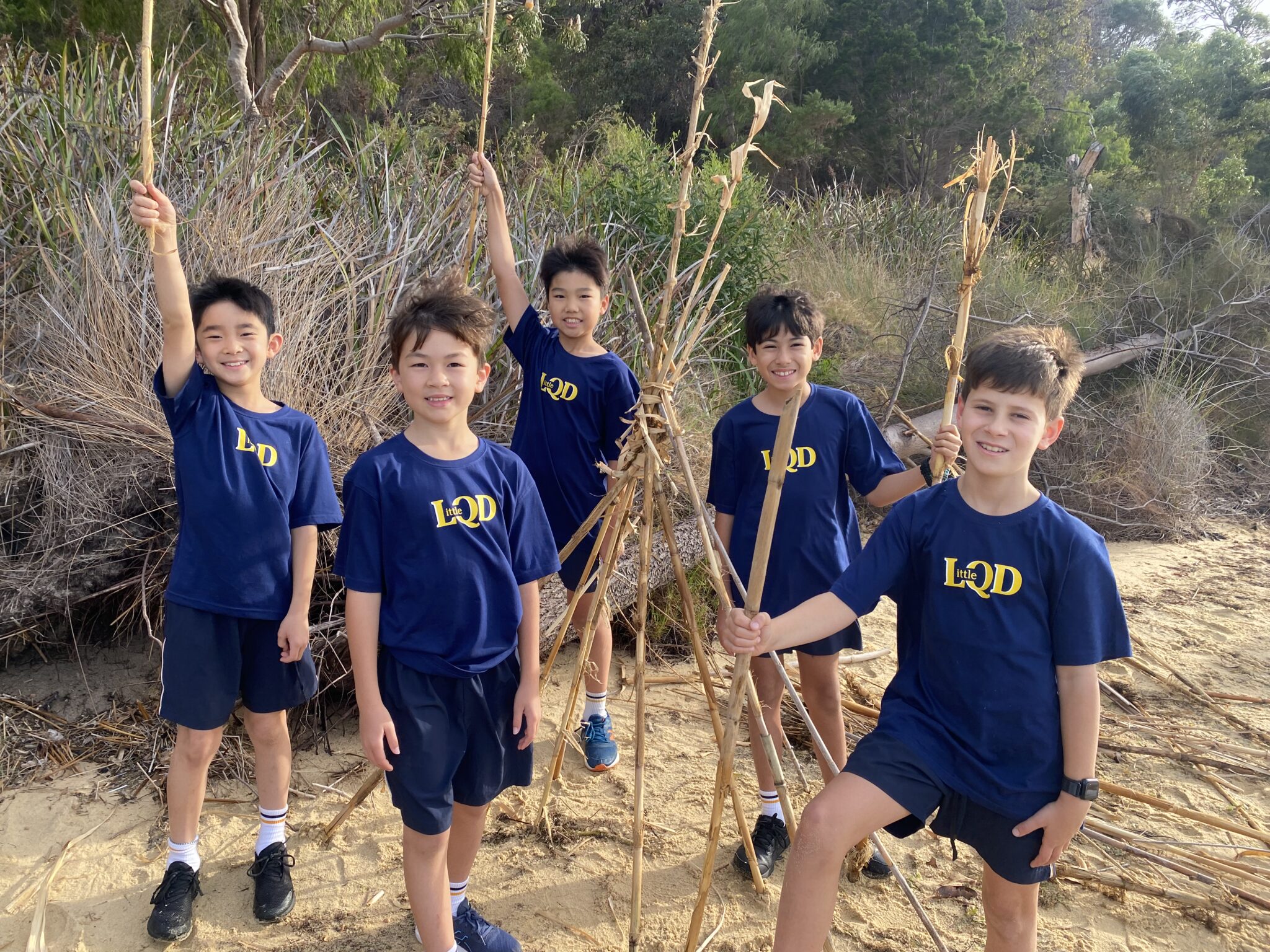 Students particiating in the Little Queenslea Drive Program on the banks of the Swan River