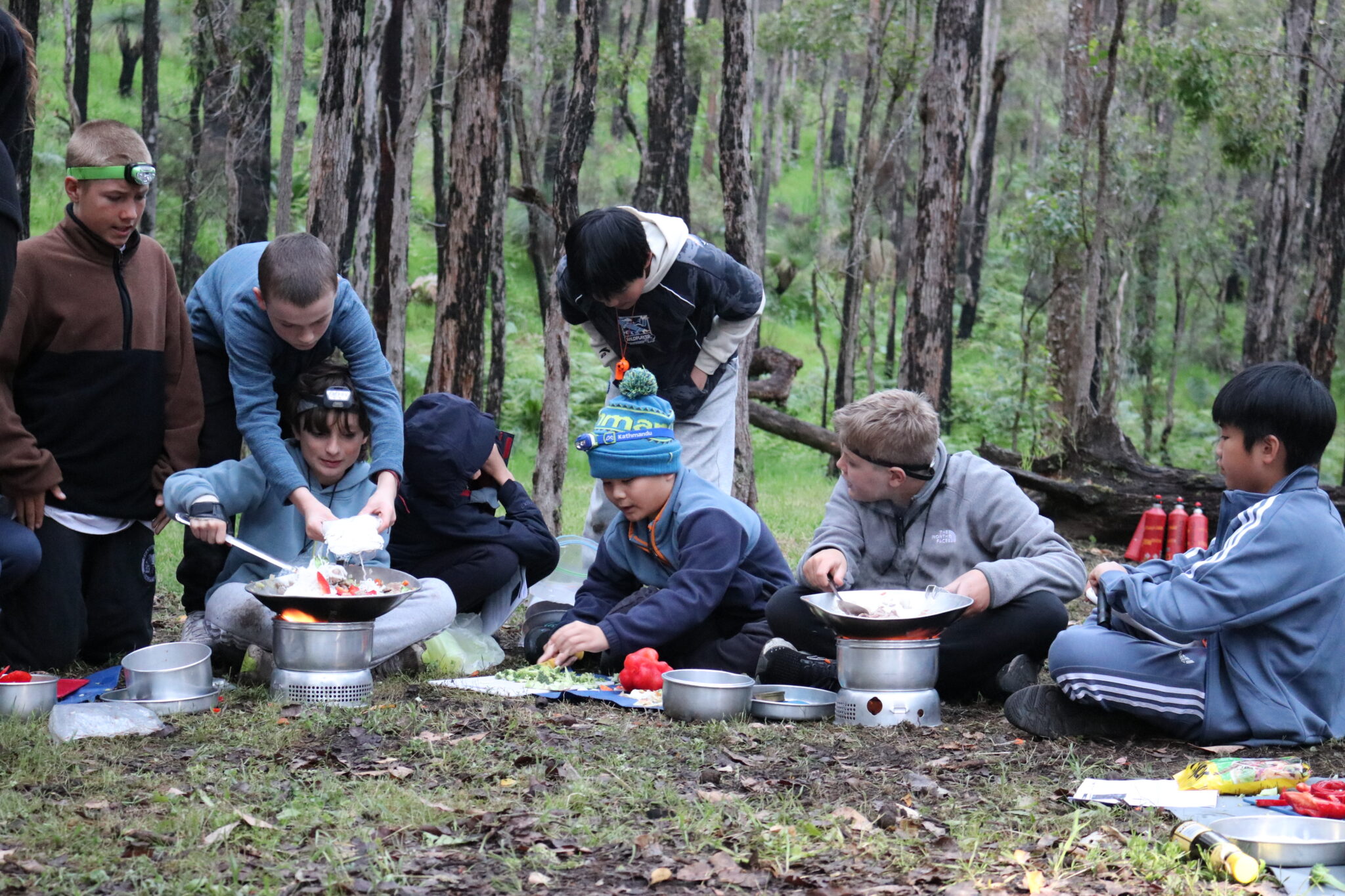 Year 6 students cooking at Kooringal during their Outdoor Education Program